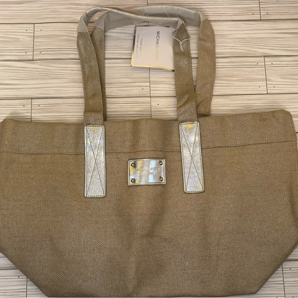 ✨NWT✨Michael Kors burlap tote bag with silver accents - Picture 8 of 9
